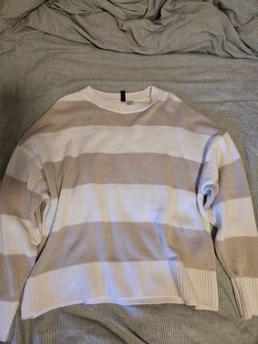 H&M Striped Crewneck Sweater in Beige and White
